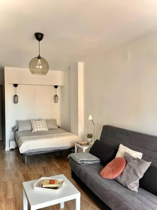 Acogedor Estudio 650 M De Playa Fuengirola Bagian luar foto